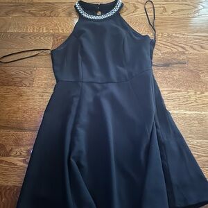 Chic Black Backless Dress with Embellished Neckline